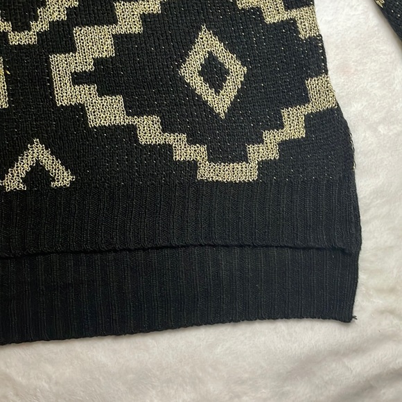 Rampage Black and Gold Aztec Print Long Sleeve Sweater Size M - Picture 4 of 6